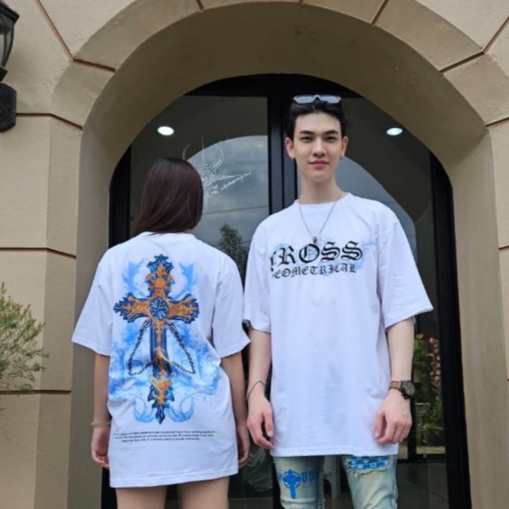 CROSS-101 ลายหลังกางเขน เสื้อยืดคอกลม แขนสั้น งานสกรีนจมเนื้อผ้า ทรงโอเวอร์ไซซ์