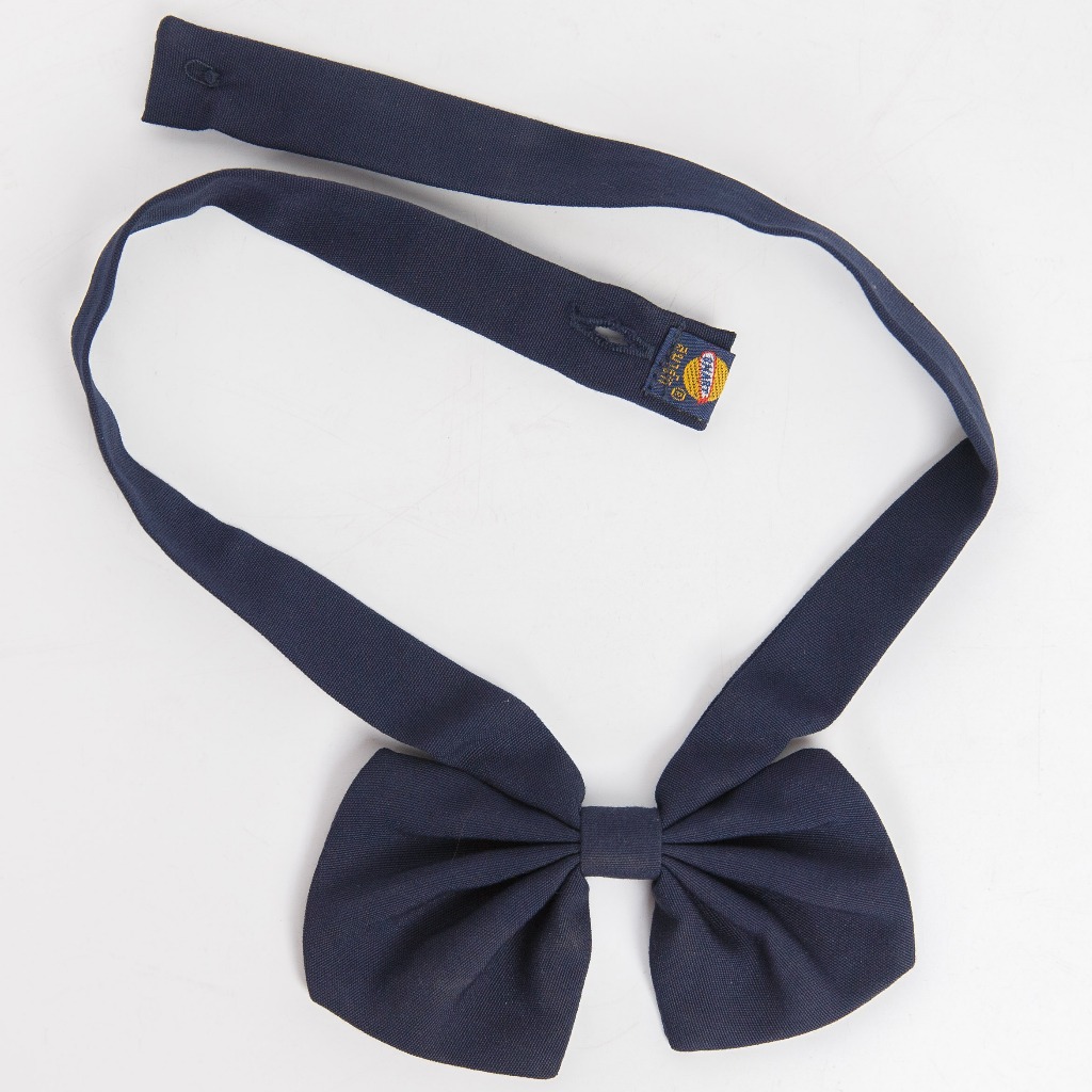 โบว์นักเรียนยี่ห้อสมาร์ท ผ้าโทเร มีโบว์คอซองและหูกระต่าย  เป็นตัวแทนจำหน่ายอย่างเป็นทางการ