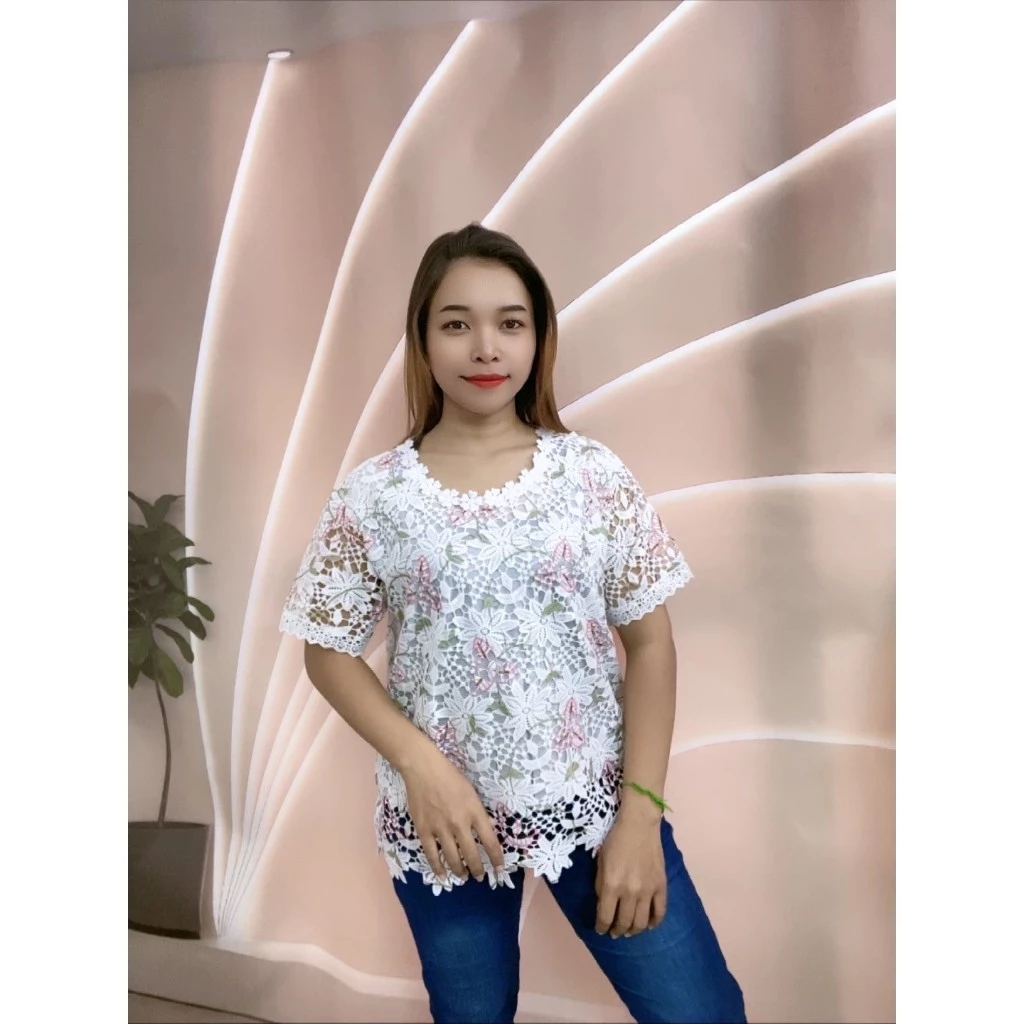 เสื้อลูกไม้ลายดอก รุ่น41 แขนสั้น คอกลม มีซับใน อก42นิ้ว thumbnail 7