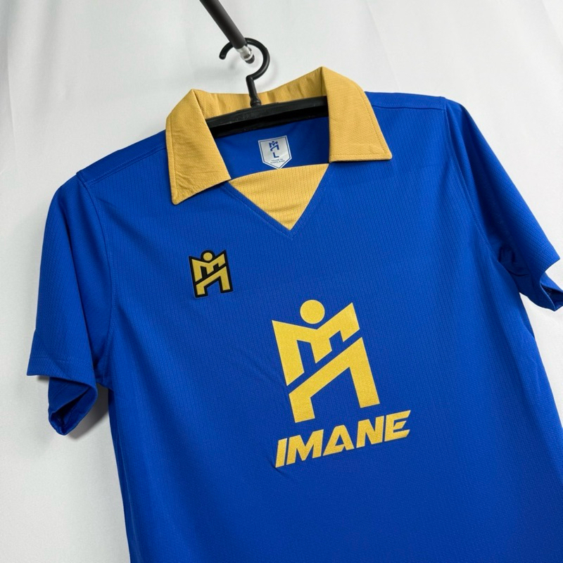 IMANE เสื้อกีฬาคอวีปก พร้อมโลโก้ IMANE กลางตัว IMA1 002