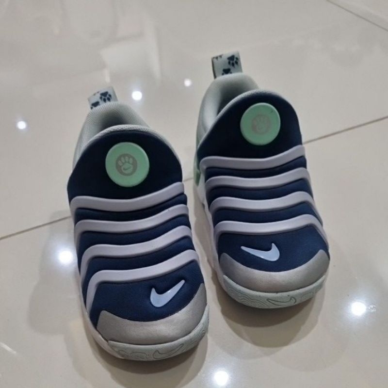 Nike รองเท้าผ้าใบ ไซส์ US:C9 (มือสอง)