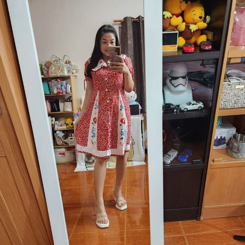 งานใหม่มือ 1 แพ็คถุง ป้ายหลุดป้าย Bo Rich Ta (L)ชุดเดรสกระโปรง ผ้าพิมพ์ลายรูปหัวใจ
คอปกพิมพ์ลายดอกไม