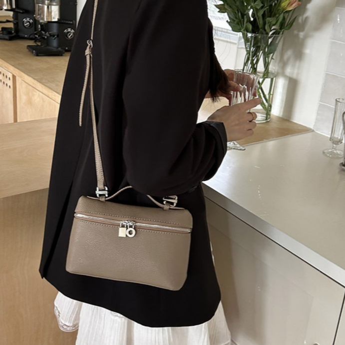 Salenerd กระเป๋าหนังงานพรีเมี่ยม ทรงสวย กระเป๋าถือ 3 สี F035