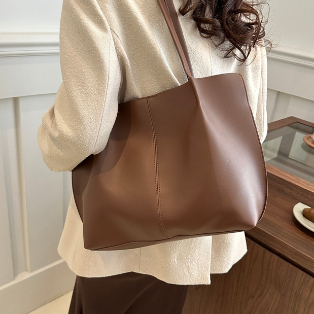 Fashion กระเป๋าสะพายไหล่ผู้หญิง  หนังPU ความจุขนาดใหญ่  ที่เรียบง่ายและทันสมัย B-925