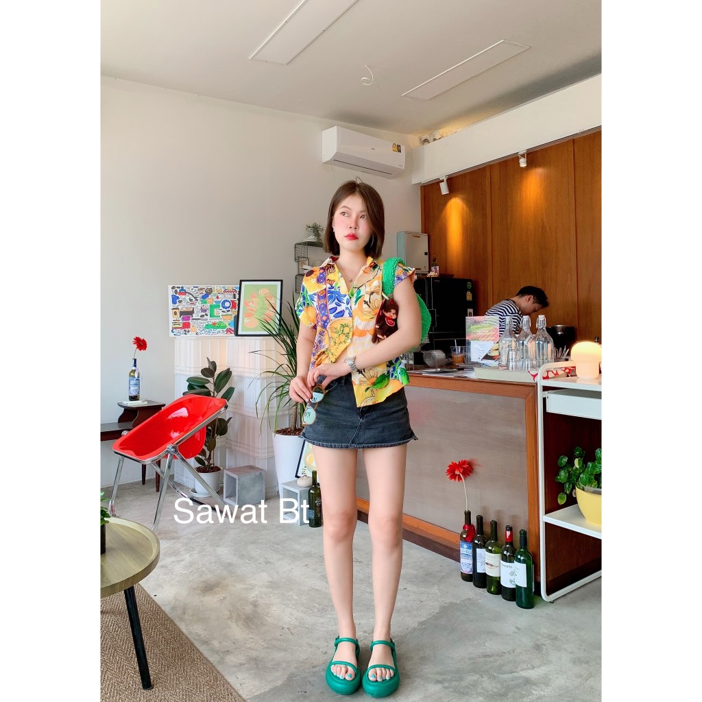 sawat bt สินค้าใหม่พร้อมส่ง เสื้อคอปกแขนล่ำปลายแขนเบิ้ล