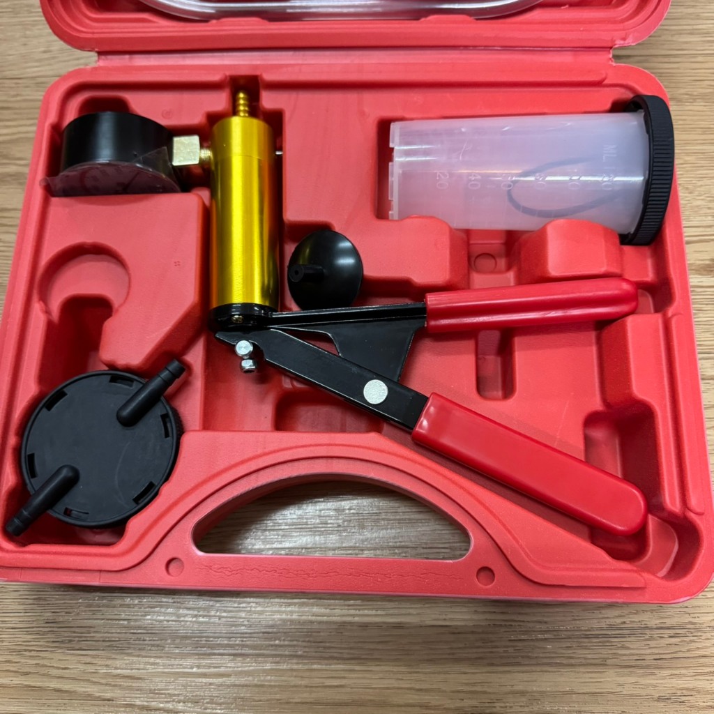 ชุดเครื่องมือไล่ลมเบรกปั๊มสุญญากาศ 2 in 1 Bleeder เครื่องทดสอบสูญญากาศน้ำมันเบรค - รูปที่ 4