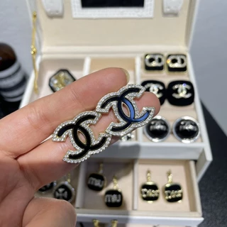 ต่างหูแฟชั่น Channels stud earrings 12-16mm 1 คู่