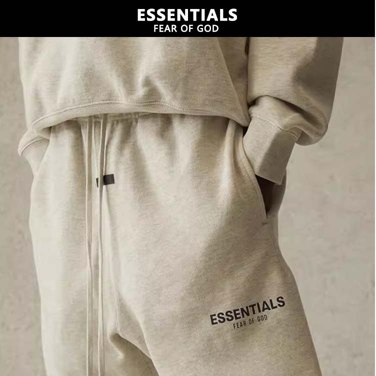 『ESSENTIALS』กางเกงขาสั้น FEAR OF GOD ESSENTIALS กางเกงขาสั้นพิมพ์ลายพื้นผิวกำมะหยี่ กางเกงขาสั้นออกก