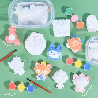 ตุ๊กตาระบายสีปูนปลาสเตอร์ พร้อมสีและพู่กัน 1 มีกล่อง 2 ตัว คละแบบคละสี พร้อมส่งในไทย !!