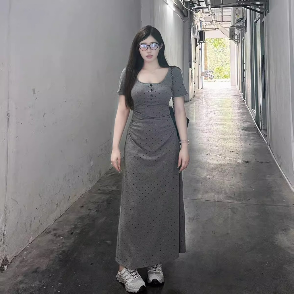 พลัสไซส์กระโปรงลายจุดสีเทาแต่งกระดุมอกผ้ายืดจับจีบเอว ชุดเดรสแฟชั่นผู้หญิง รเดสสาวสาวอวบ ชุดเดรส