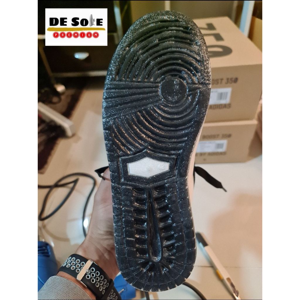 ออกใบกำกับภาษีได้ DE Sole Premium ( DP ) ติดเสริม 10cm×30cm หนา 0.9mm แผ่นกันสึกรองเท้า โซลติดพื้นรองเท้า
