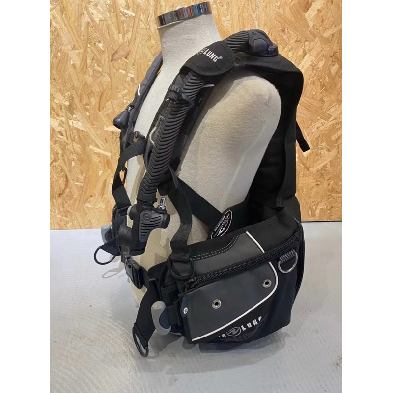 USED AQUALUNG AXIOM SIZE M MD BCD with BPI