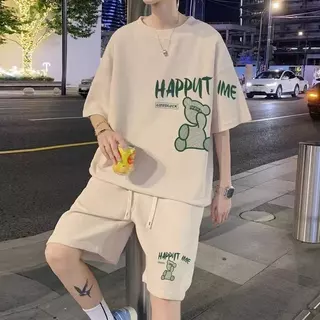 เสื้อยืดแขนสั้นสำหรับผู้ชาย ชุดกางเกงขาสั้นกีฬาลำลองฤดูร้อน ชุดสองชิ้นพิมพ์ลายหมีอินเทรนด์ ผ้าวาฟเฟิล