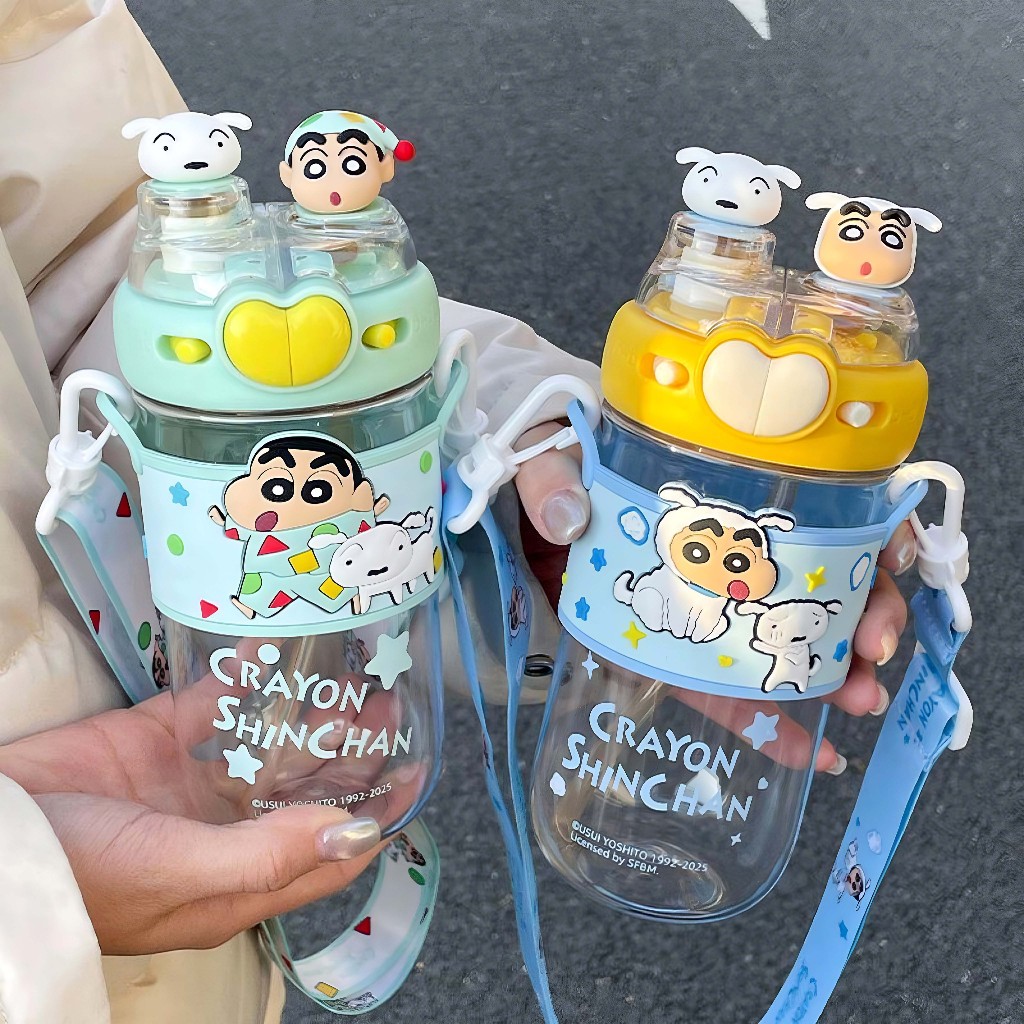 ขวดน้ํา2in1 Crayon Shinchan แก้วน้ำแก้วน้ำพลาสติกชินจัง Tritan/580ML กระติกน้ําห้อยค ถ้วยฟางเด็กนักเรียนของขวัญถ้