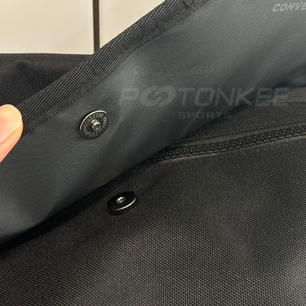 CONVERSE IS MORE POET THAN WAIST BAG กระเป๋าสะพาย คาดอก เอว อเนกประสงค์