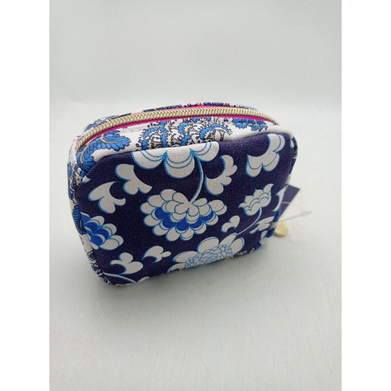 กระเป๋าเครื่องสำอาง Estee Lauder ลายดอกไม้: พกพาสะดวก สวยหรูทุกสัมผัส