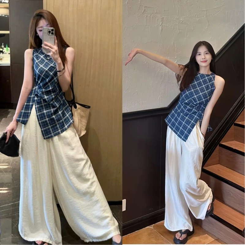 เสื้อแขนกุด คอกลมสีกรมลายสก็อต น่ารักมากแม่ กลางลำตัวเย็บจับจีบ ชายผ้าผ่าหน้า เสื้อครอป #8901