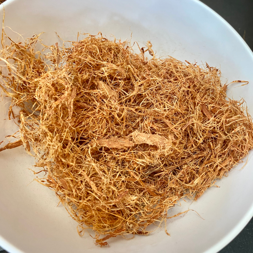 (ถุงซิปล็อคหนา) เปลือกสีเสียดแท้ 100% สีธรรมชาติ บำรุงปลา ปรับสมดุลน้ำ ไม่ย้อมสี สำหรับปลาสวยงาม บรรจุแต่น้ำหนัก 50 กรัม