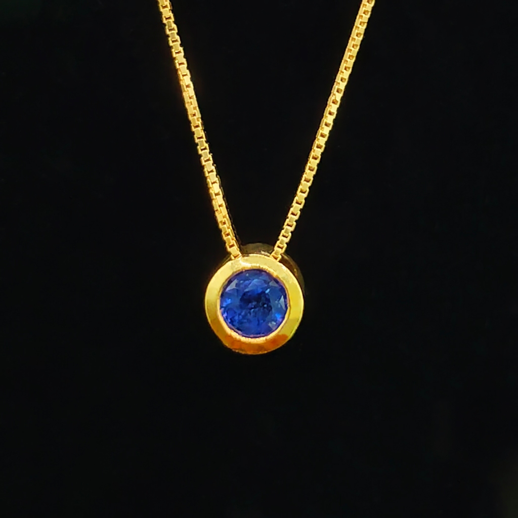 จี้พลอยของแท้ พลอยไพลินบางกะจะจันทบุรี(BLUE SAPPHIRE) ตัวเรือนเงินแท้ 92.5% ชุบทอง พลอยแท้จากประเทศไทย แถมสร้อยคอ