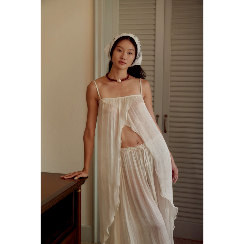 Allur Quarter Chia Coast top เสื้อสายเดี่ยวตัวยาว