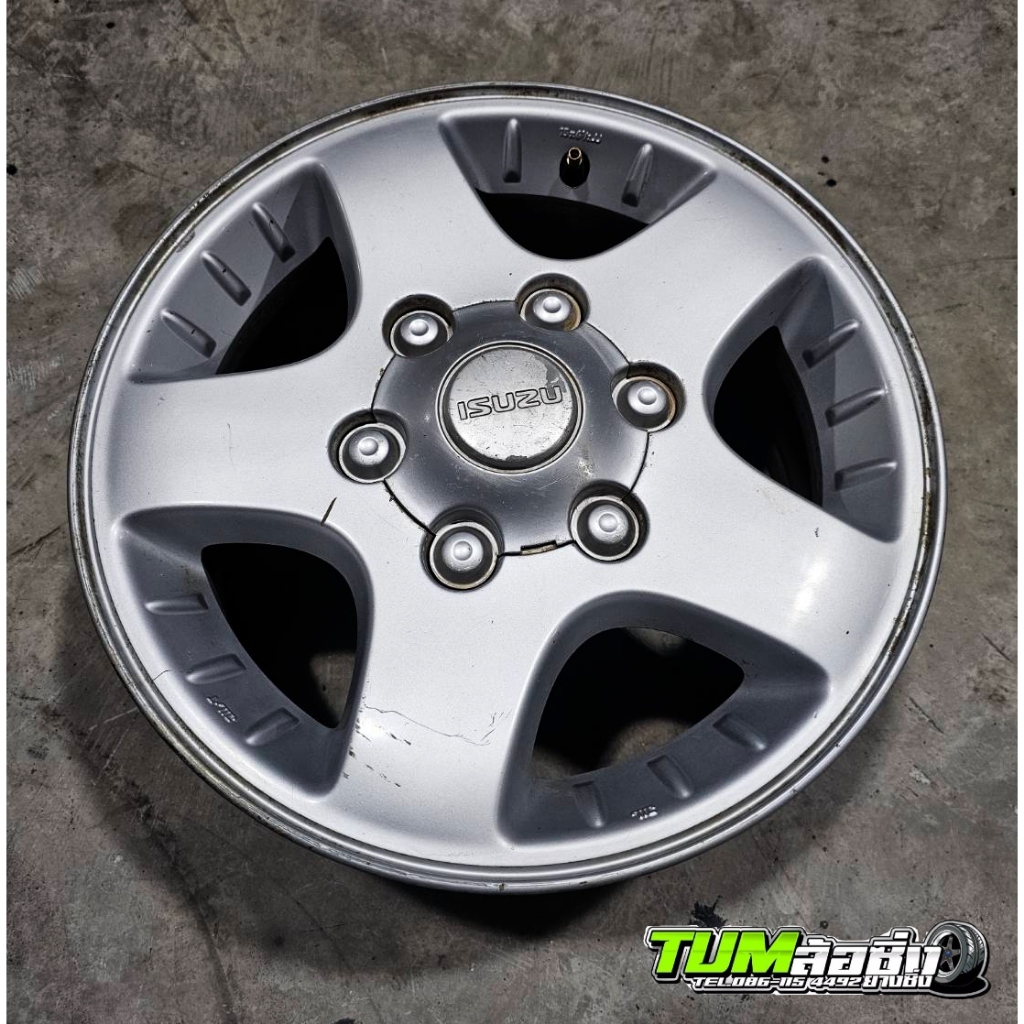 ล้อแม็กซ์ Isuzu D-Max ตัวแรก รุ่นปี 2003  ขอบ15 6รู139 กว้าง 6.5 ราคาต่อ 1 ล้อ (ผ่านการใช้งาน)