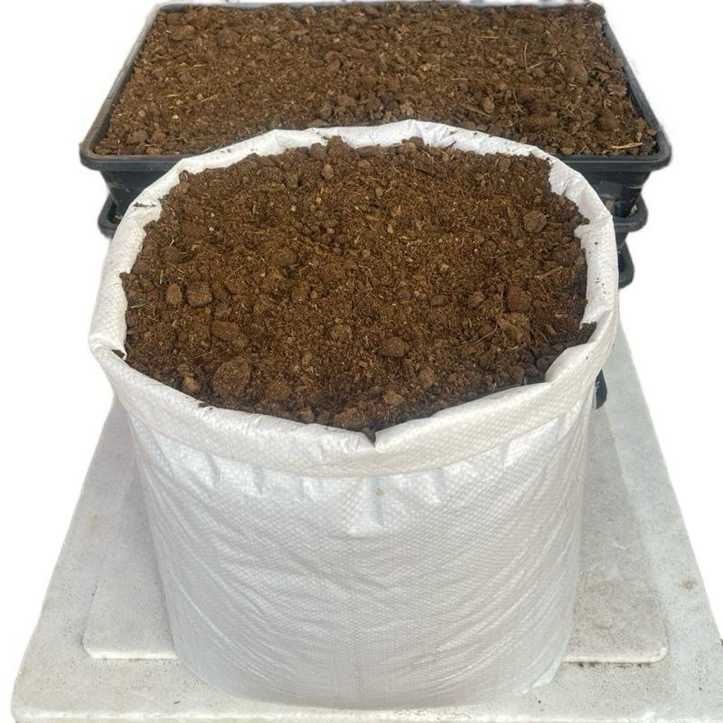 ขี้วัวนม สกัดเย็นพร้อมใช้งาน 19.5กก แช่น้ำจุลินทรีย์ ตากแห้ง  วัสดุปรุงดิน เบดดิ้ง