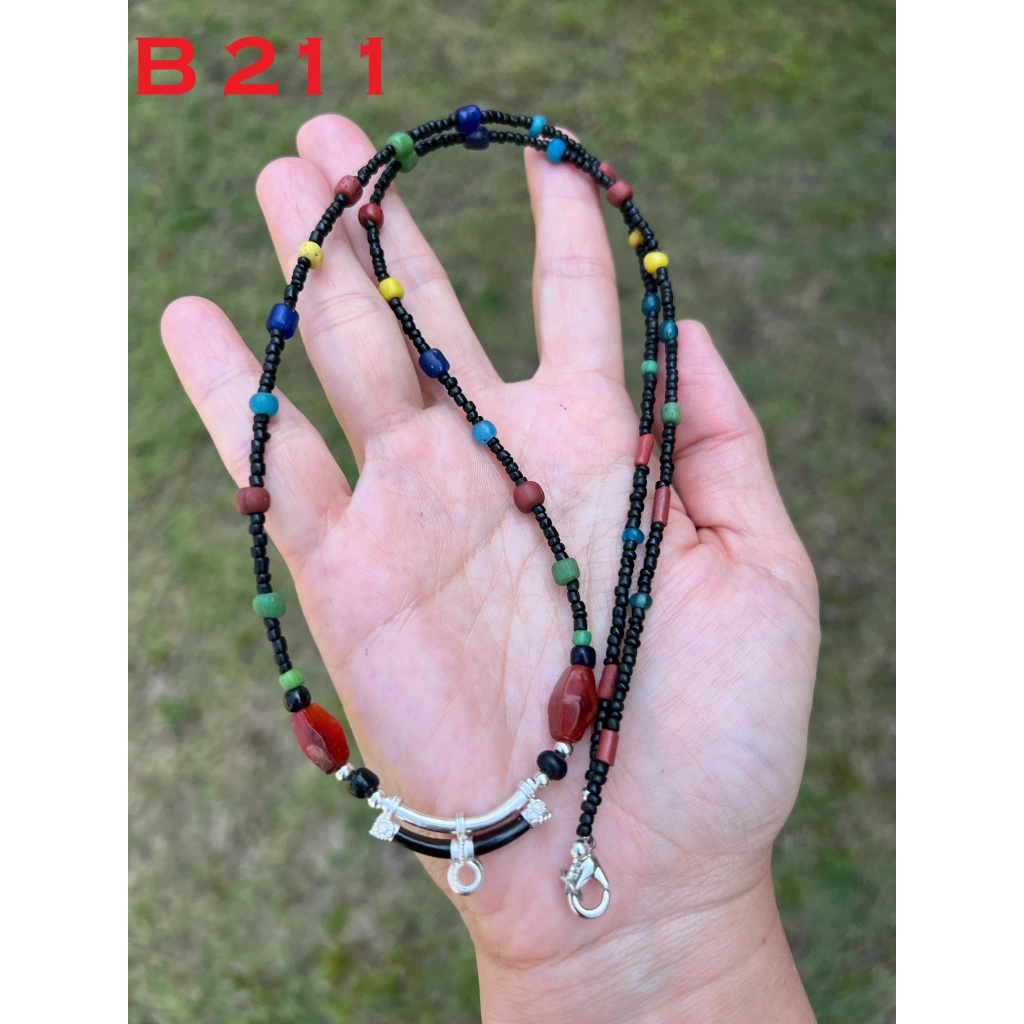 B 211 ลูกปัดโบราณ สร้อยคอ รวมแหล่ง ความยาว 71 เซน จี้คานเงิน 29x5 มิล ลูกลม 2.5-5 มิล ส้มเหลี่ยม 12.