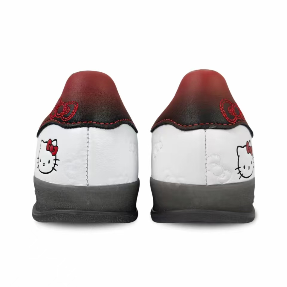 ❤️ของแท้ 100%❤️Hello Kitty x Adidas Originals Gazelle Indoor II0013 รองเท้าลำลองพื้นนิ่ม ทันสมัยหลากหลาย สำหรับทั้งชายแล