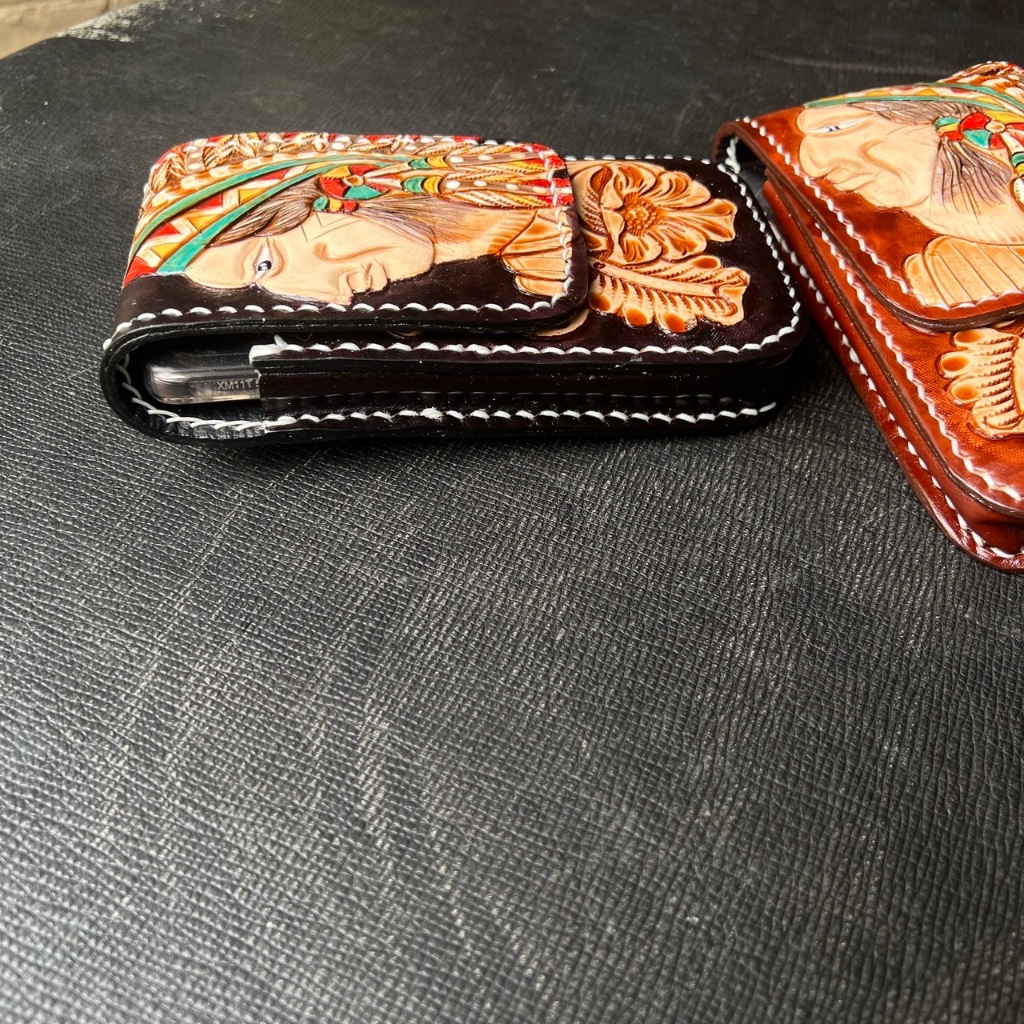 กระเป๋าใส่มือถือ ใส่โทรศัพท์ แนวตั้ง หนังแท้ตอกลาย งานฝีมือHandmade