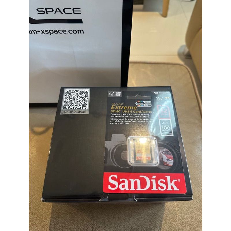 FUJI X100VI มือ 1 ยังไม่แกะกล่อง 40000 บาท  *** จุดเด่น Fujifilm X100VI :พร้อมอุปกรณ์ในกล่องครบ ใหม่