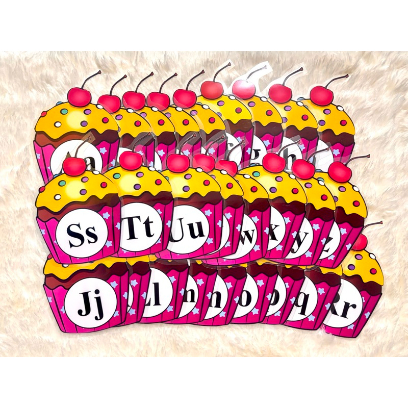 สื่อการสอน สื่อผนังวิชาภาษาอังกฤษ พยัญชนะ A-Z พิมพ์ใหญ่ พิมพ์เล็ก ลายคัพเค้ก ขนาด 10 ซม*15 ซม