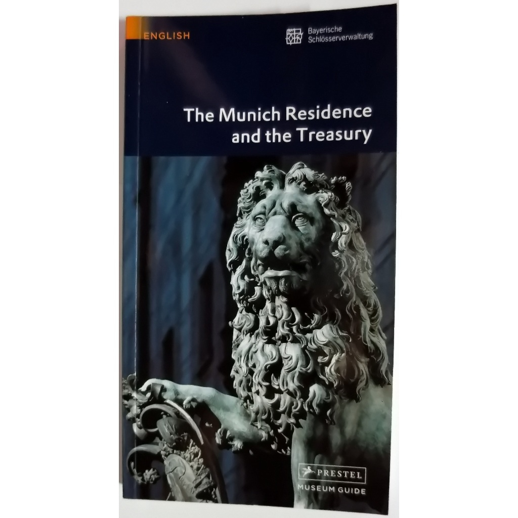 หนังสือของ The Munich Residence and the Tressury Museum Guide ขนาดเล่ม 11.9x22x1 cm. มี 143 หน้า