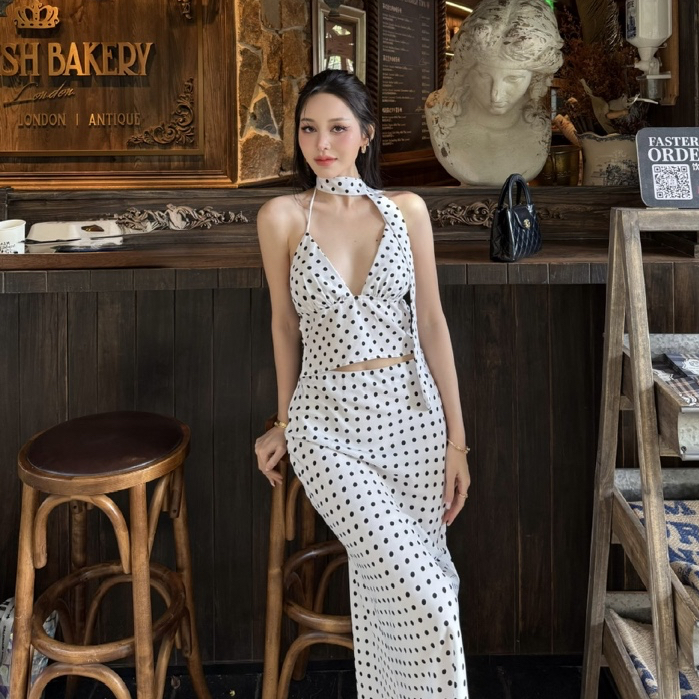 CURVF Miss Dotty Set เซ็ท Polka dot เสื้อ กระโปรง และผ้าพันคอลายจุด