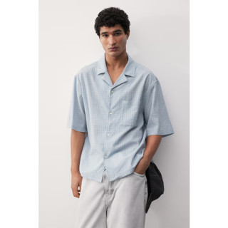 H&M(เอชแอนด์เอ็ม) เสื้อเชิ้ตลำลองแบบ Loose Fit ทำจากผ้าซีร์ซ…