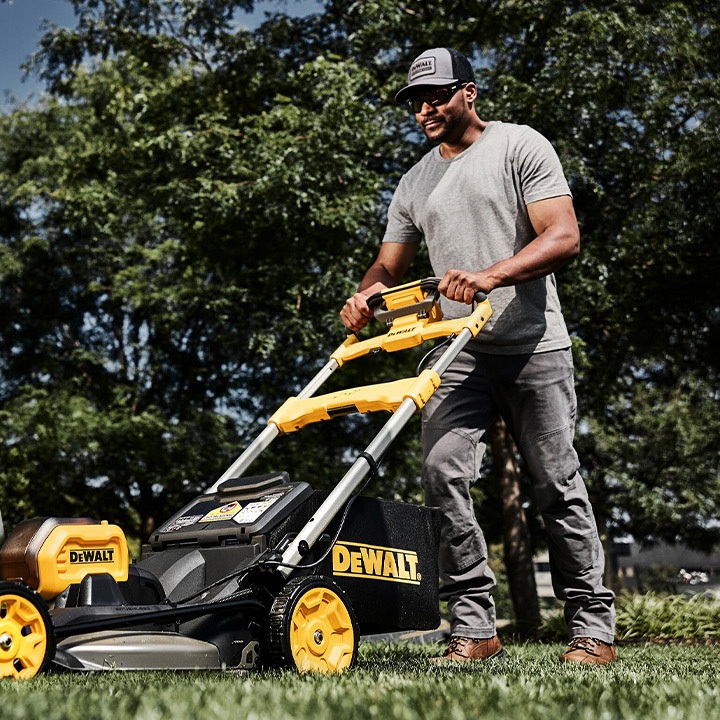 DEWALT DCMWSP550N รถตัดหญ้าไร้สายแบบวิ่งเอง FLEXVOLT 54/60V MAX (เครื่องเปล่า ไม่รวมชุดแบต มีจำหน่ายแยก)ประกันศูนย์ 3 ปี