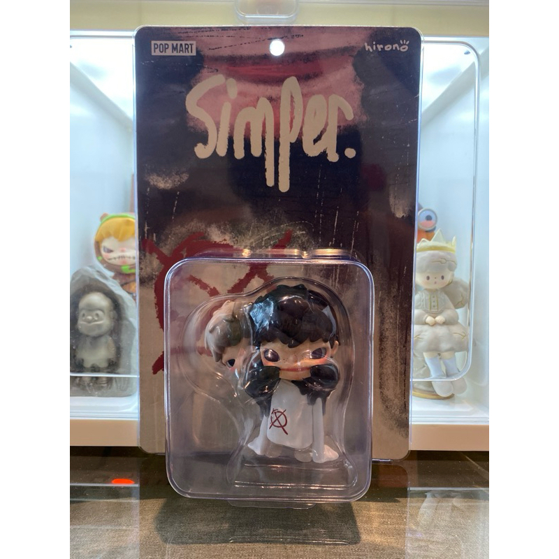 Hirono simper POPMART
