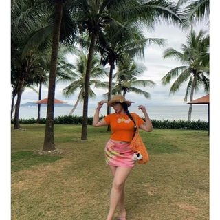 CiCi Plus+(H8861-1) เสื้อแขนสั้น ผ้าสเป็นเด็กซ์ พิมพ์ลายดอกไม้น่ารักๆ สีพื้น สไตล์สาวพลัสไซส์