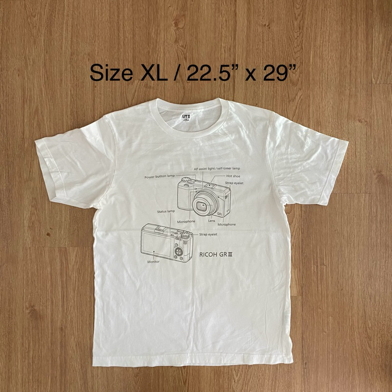 เสื้อยืด มือสอง UT ยูนิโคล Uniqlo x Ricoh GR III ริโค่ กล้องลิซ่า ชองแท้