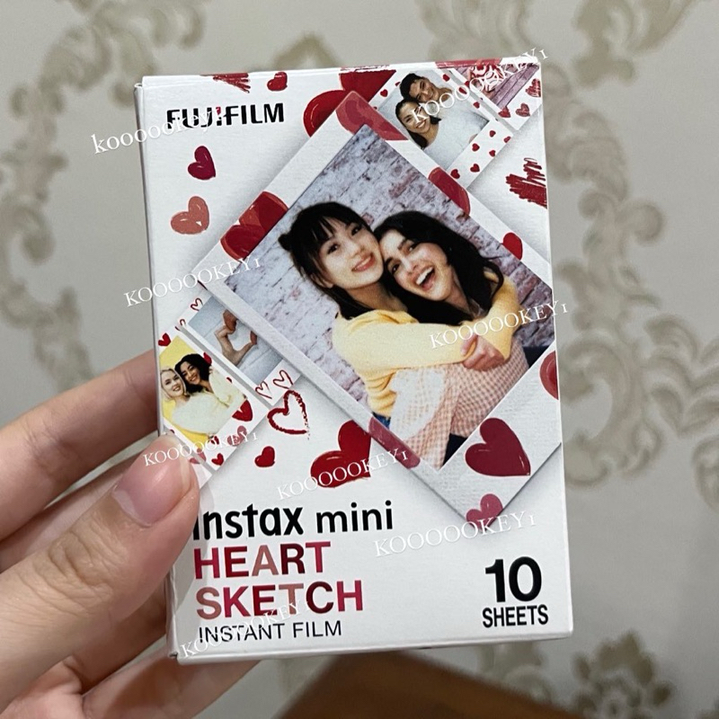 พร้อมส่ง Fujifilm Instax mini Film Heart Sketch - ฟิล์มลายหัวใจ สำหรับกล้อง INSTAX MINI (หมดอายุ 2026-12)