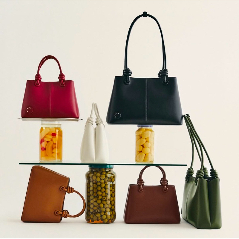 (พร้อมส่ง) แท้ 100% กระเป๋า Gamenti Carry All Medium - Midnight