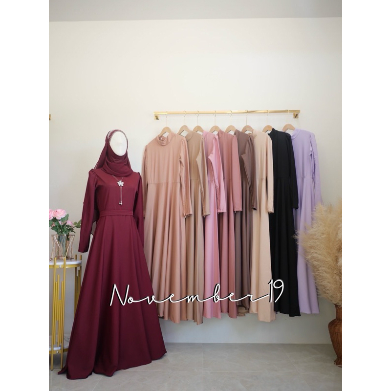 รุ่นเลดี้ ผ้าไหมอิตาลี่  ชุดเดรสอิสลาม ชุดออกงานมุสลิม ชุดอิสลาม  ไม่รวมผ้าคลุมเข้าชุด แบรนด์November19