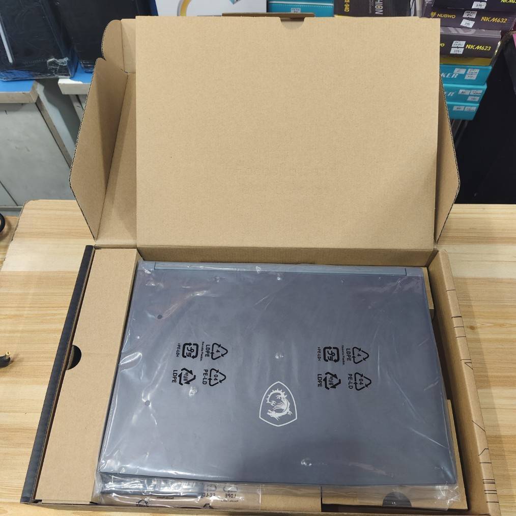 MSI THIN 15 B12UC-1887TH สภาพเครื่อง 100% ไร้ริ้วรอย เครื่อง 3 เดือน ประกันศูนย์ 30/3/2027