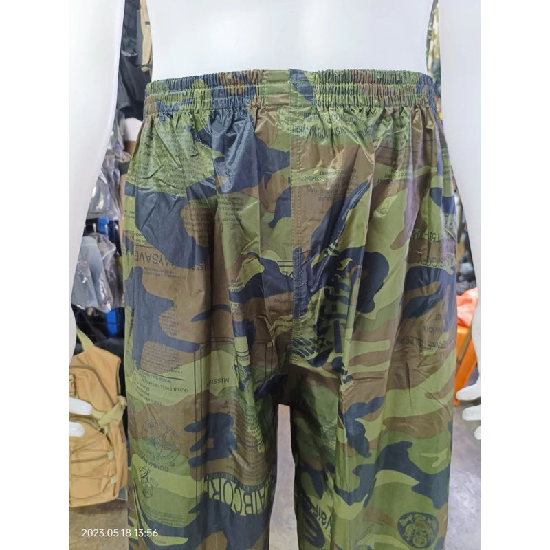 ชุดกันฝนเสื้อกางเกง มีฮูด ซิปและกระดุม เนื้อผ้า PVC thumbnail 5