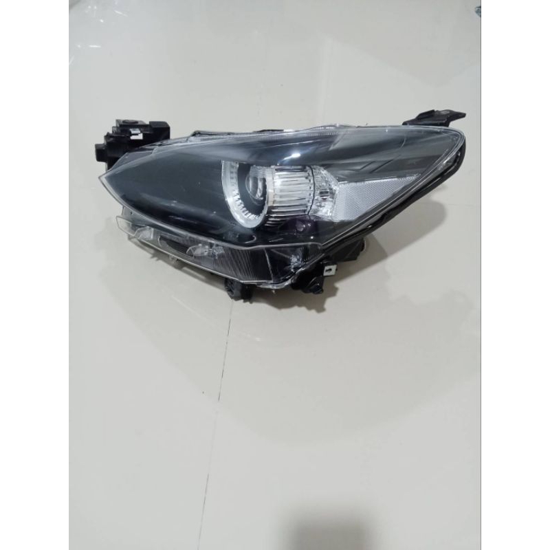 Mazda 2 ไฟหน้ามาสด้า2 skyactiv 2019-2023 (L)