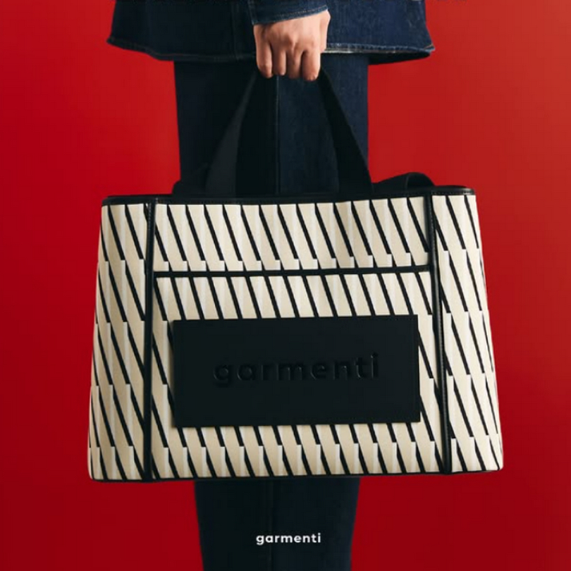 💖[เว็บทางการสั่งซื้อ]GARMENTI - THE EXTRA EDITION Tote Bag💢ของแท้💯 ✅official กระเป๋า กระเป๋าทรงถัง Shoulder Bag