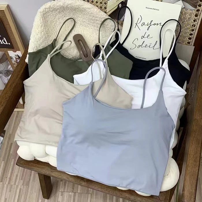 เสื้อสายเดี่ยวสายเล็ก B-082 ทำให้อกทรงสวย มีฟองน้ำในตัว สายเดี่ยวแฟชั่น สไตล์ชิคๆ วินเทจ