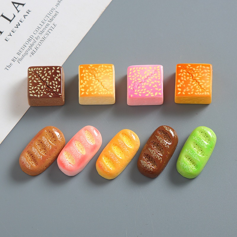 j275 ขนมปังงา ขนมปัง  ของเล่นงานจิ๋วแพ็คละ 10 ชิ้น