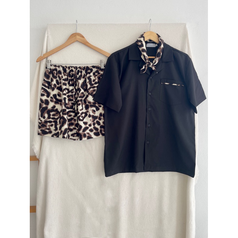 ชุดเซ็ตลายเสือดาว (สีอ่อนใหม่)❌ผ้าพันคอของแถมหมด❌