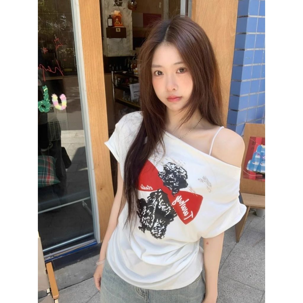 เสื้อยืดโอเวอร์ไซส์เกาหลีน่ารักๆ เสื้อเปิดไหล่สำหรับสาวอวบ สีขาว เสื้อยืดสวยๆผู้หญิงที่กําลังฮิต สตรีทกําลังฮิตปิดไหล่