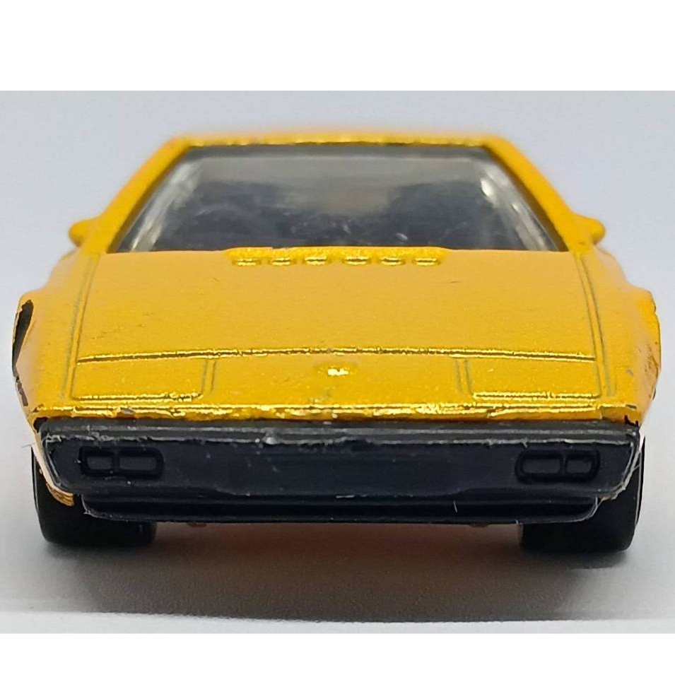 โมเดลรถ Hot wheels 2014 Mattel Lotus Esprit S1 Gold SCALE 1:64 No Package.